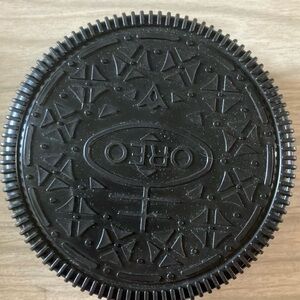 Oreo cookie container 4.5” across